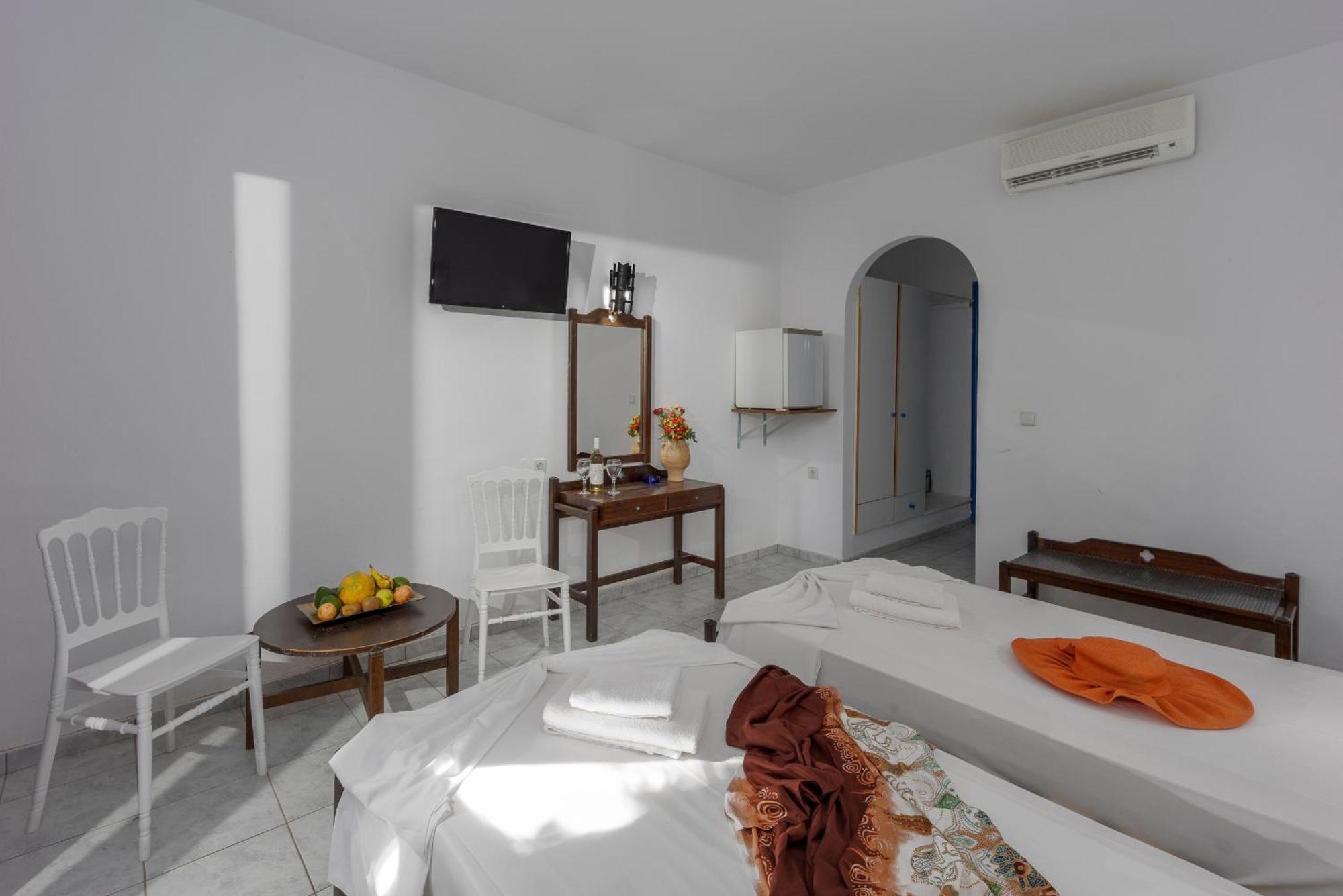 Palm Bay By Estia Hotel ซิสซี ภายนอก รูปภาพ
